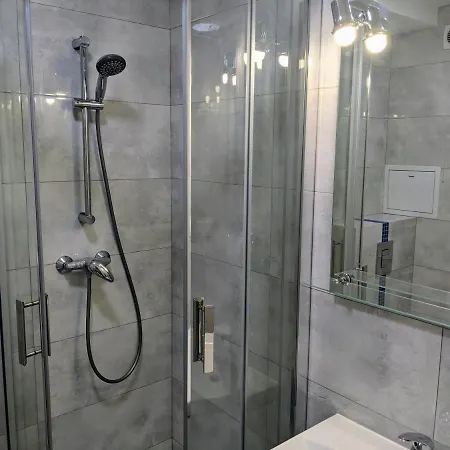 Apartament Gruba Ryba 2 * グディニャ